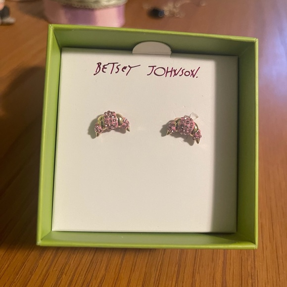 Betsy Johnson Gold Tone Faux Pearl Bake Shop Charm Necklace & Croissant earrings - Picture 3 of 7